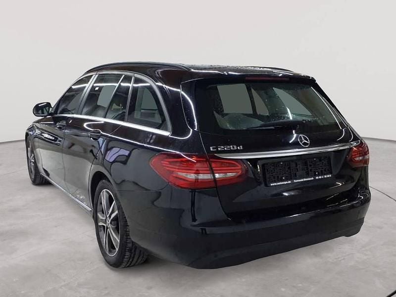 Gebraucht Mercedes C220 194 PS (142 kW) 2020 Obsidianschwarz metallic Kombi