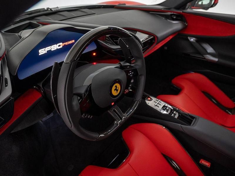 Neu Ferrari SF90 999 PS (734 kW) 2025 Rosso corsa Cabrio