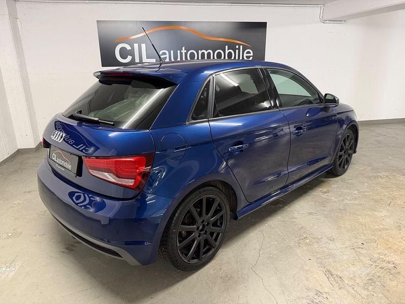 Gebraucht Audi A1 Sportback Basis 95 PS (69 kW) 2017 Blau Kleinwagen