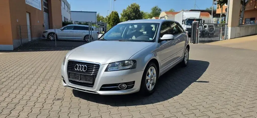 Gebraucht Audi A3 Ambiente 125 PS (91 kW) 2010 Silber Kleinwagen