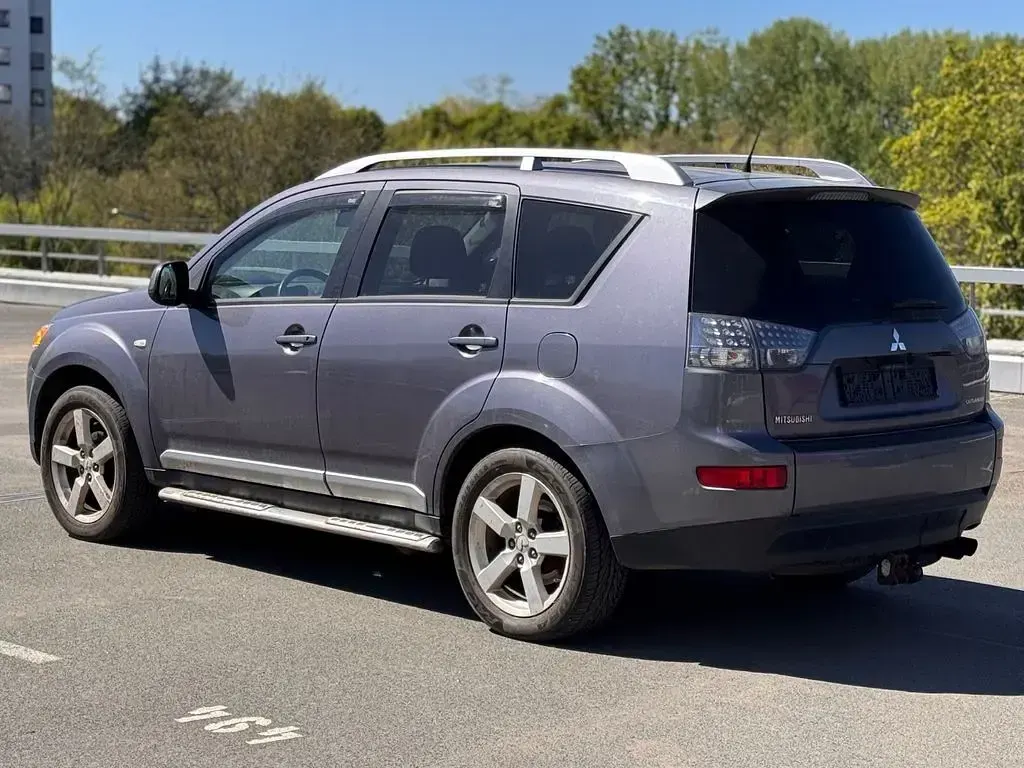Gebraucht Mitsubishi Outlander Inform 140 PS (102 kW) 2007 Grau SUV