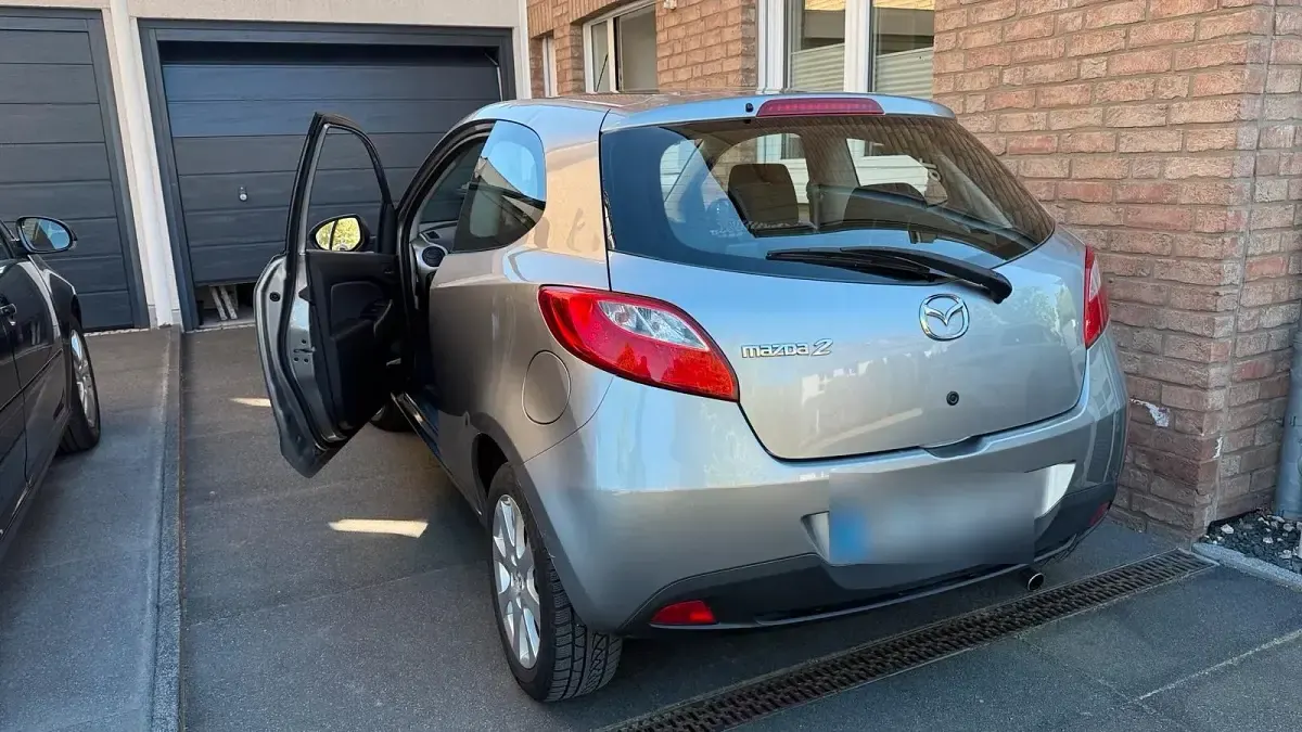 Usata Mazda 2 85 CV (62 kW) 2010 Grigio Utilitaria
