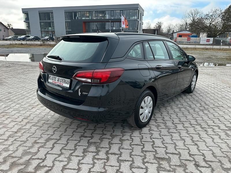 Gebraucht Opel Astra 95 PS (69 kW) 2016 Schwarz Kombi