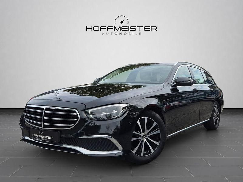 Schwarz Gebraucht 2021 Mercedes E220 Limousine | 28.870 € (Fairer Preis) - Bild 1/4