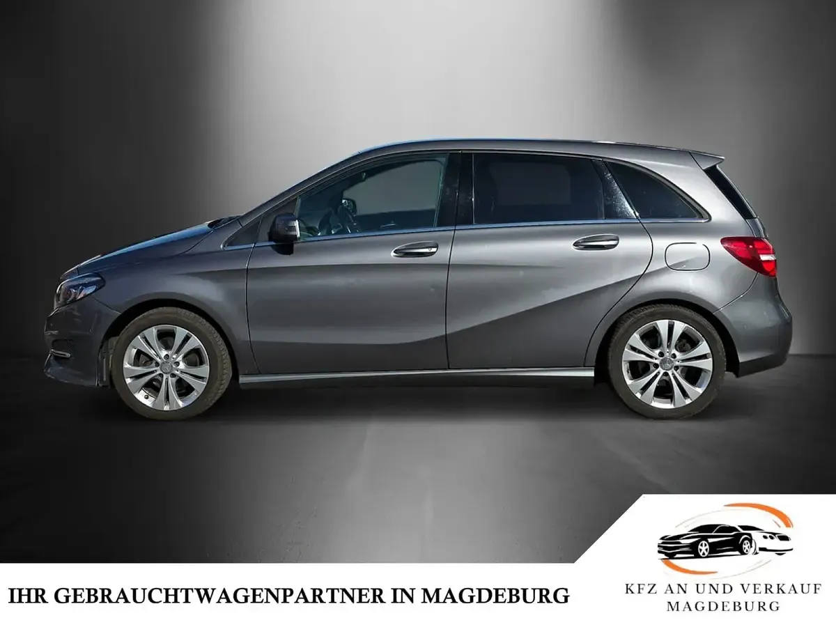 Gebraucht Mercedes B200 136 PS (100 kW) 2016 Grau Kleinwagen
