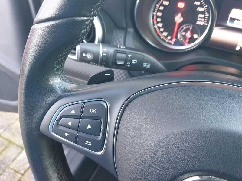 Gebraucht Mercedes A200 Urban 136 PS (100 kW) 2017 Mountaingrau metallic Limousine