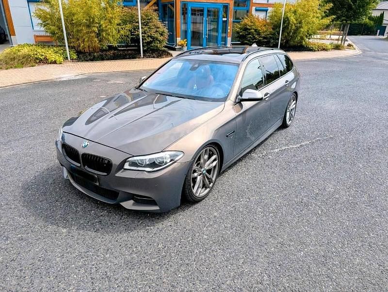 Gebraucht BMW 550 381 PS (280 kW) 2015 Andere farben Kombi