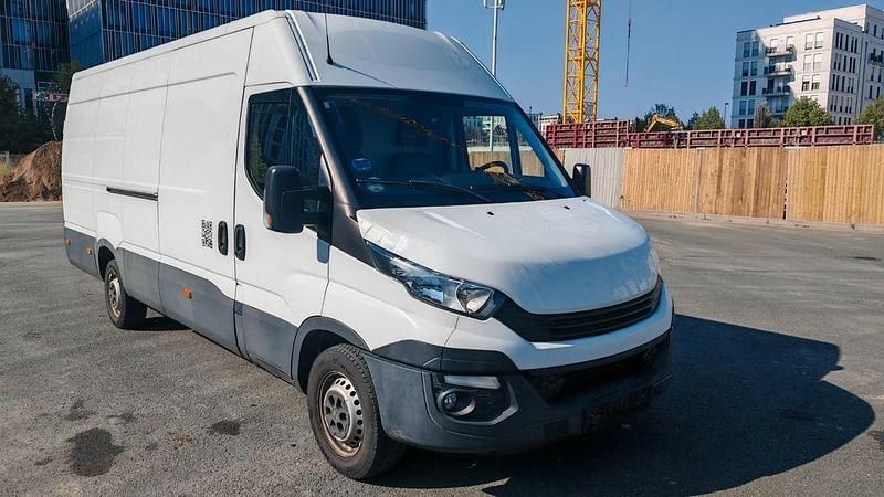 Weiß Gebraucht 2017 Iveco Daily Van / Kleinbus | 13.090 € (Etwas zu teuer) - Bild 1/4