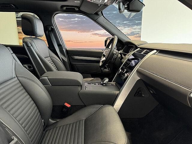 Gebraucht Land Rover Discovery 5 SE Dynamic 252 PS (185 kW) 2024 Santorini black SUV