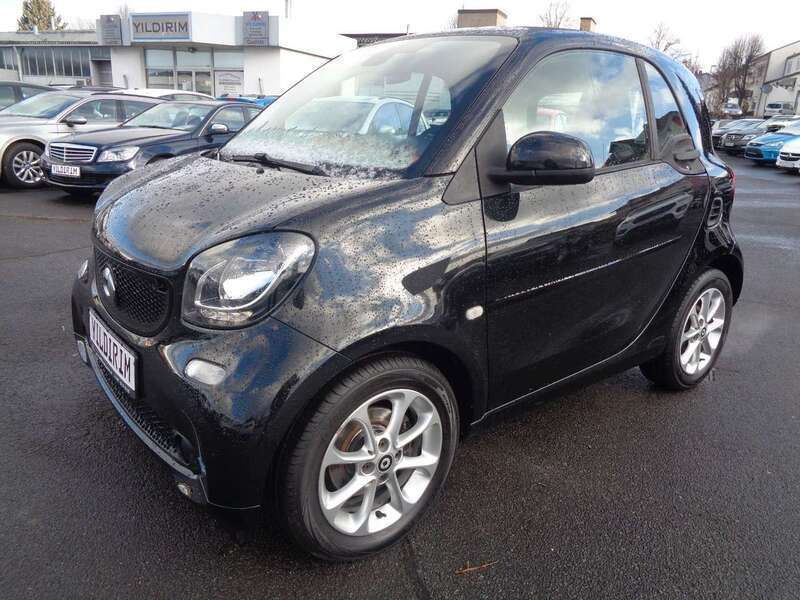 Schwarz Gebraucht 2015 Smart ForTwo Coupé Kleinwagen | 5.699 € - Bild 1/4