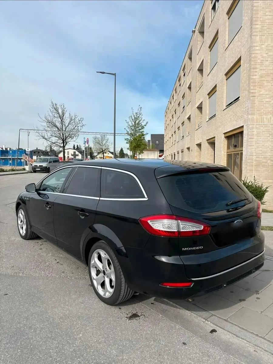 Używany Ford Mondeo Titanium 163 KM (119 kW) 2010 Czarny Sedan/Limuzyna
