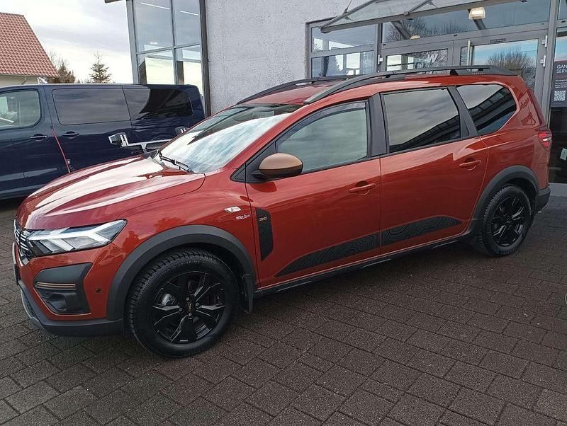 Gebraucht Dacia Jogger Extreme 141 PS (103 kW) 2023 Terrakottabraun Van / Kleinbus