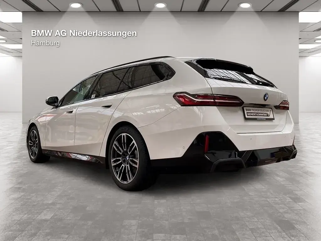 Gebraucht BMW 520 M Sport 190 PS (139 kW) 2025 Weiß Kombi