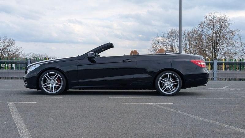 Gebraucht Mercedes E350 AMG 272 PS (200 kW) 2011 Schwarz Cabrio
