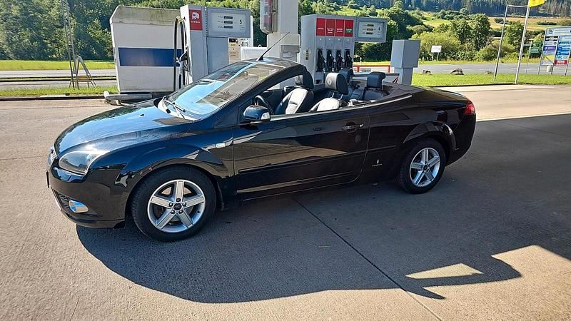 Schwarz Gebraucht 2007 Ford Focus Cabriolet Cabrio | 2.500 € (Fairer Preis) - Bild 1/4