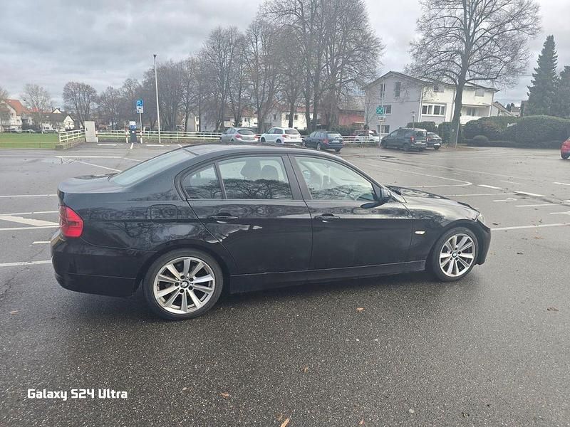 Gebraucht BMW 320 150 PS (110 kW) 2005 Schwarz Limousine
