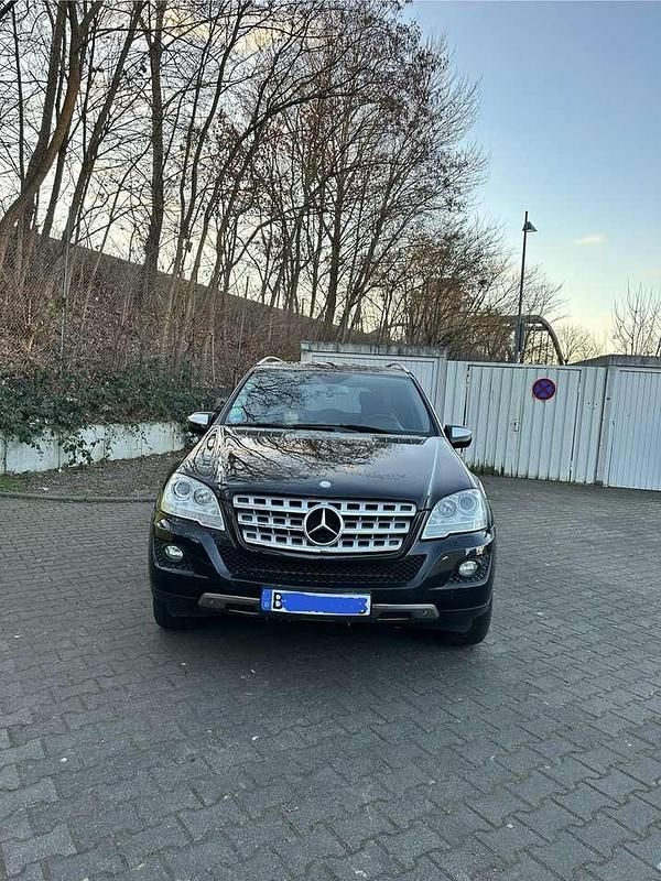 Gebraucht Mercedes ML300 204 PS (150 kW) 2010 SUV