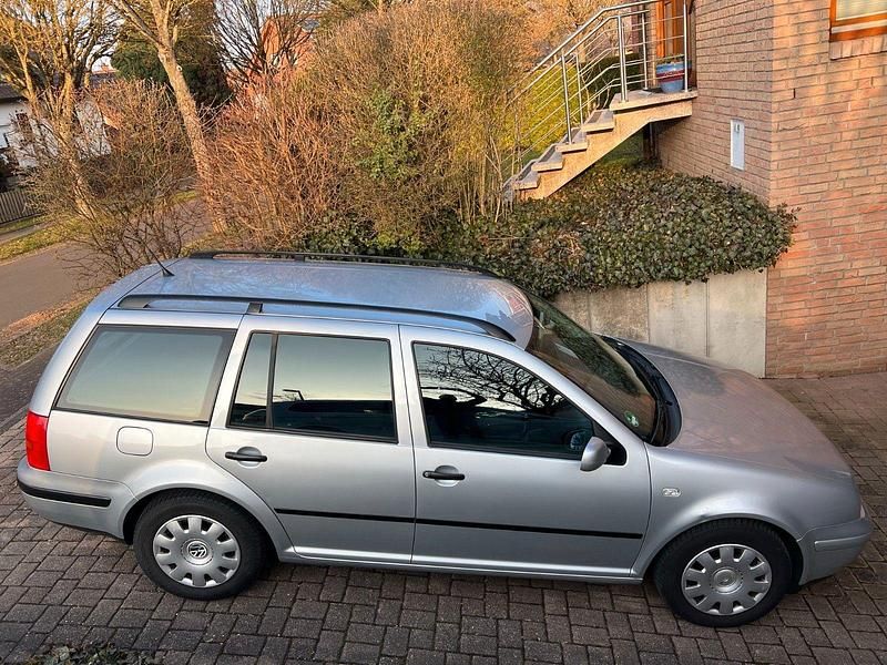 Gebraucht VW Golf IV Edition 105 PS (77 kW) 2001 Silber Kombi