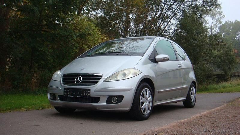 Silber Gebraucht 2004 Mercedes A170 Avantgarde Limousine | 2.790 € (Fairer Preis) - Bild 1/4