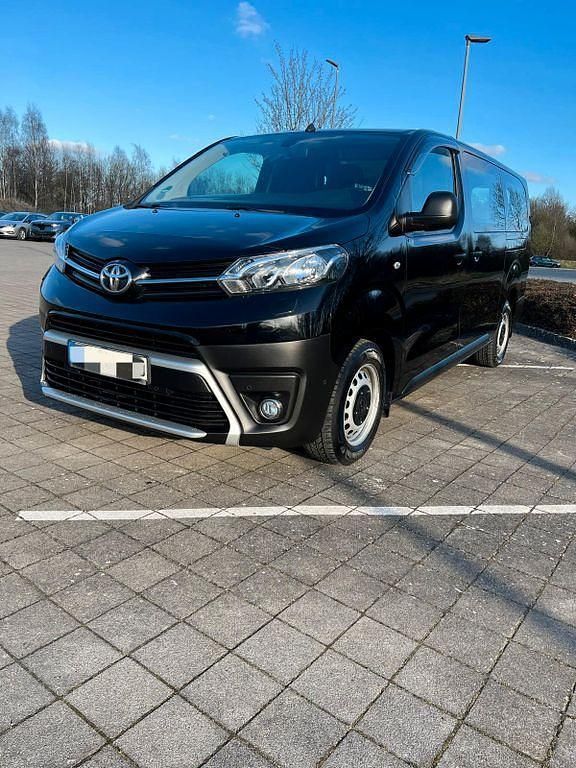 Gebraucht Toyota Proace 144 PS (105 kW) 2022 Schwarz Van / Kleinbus