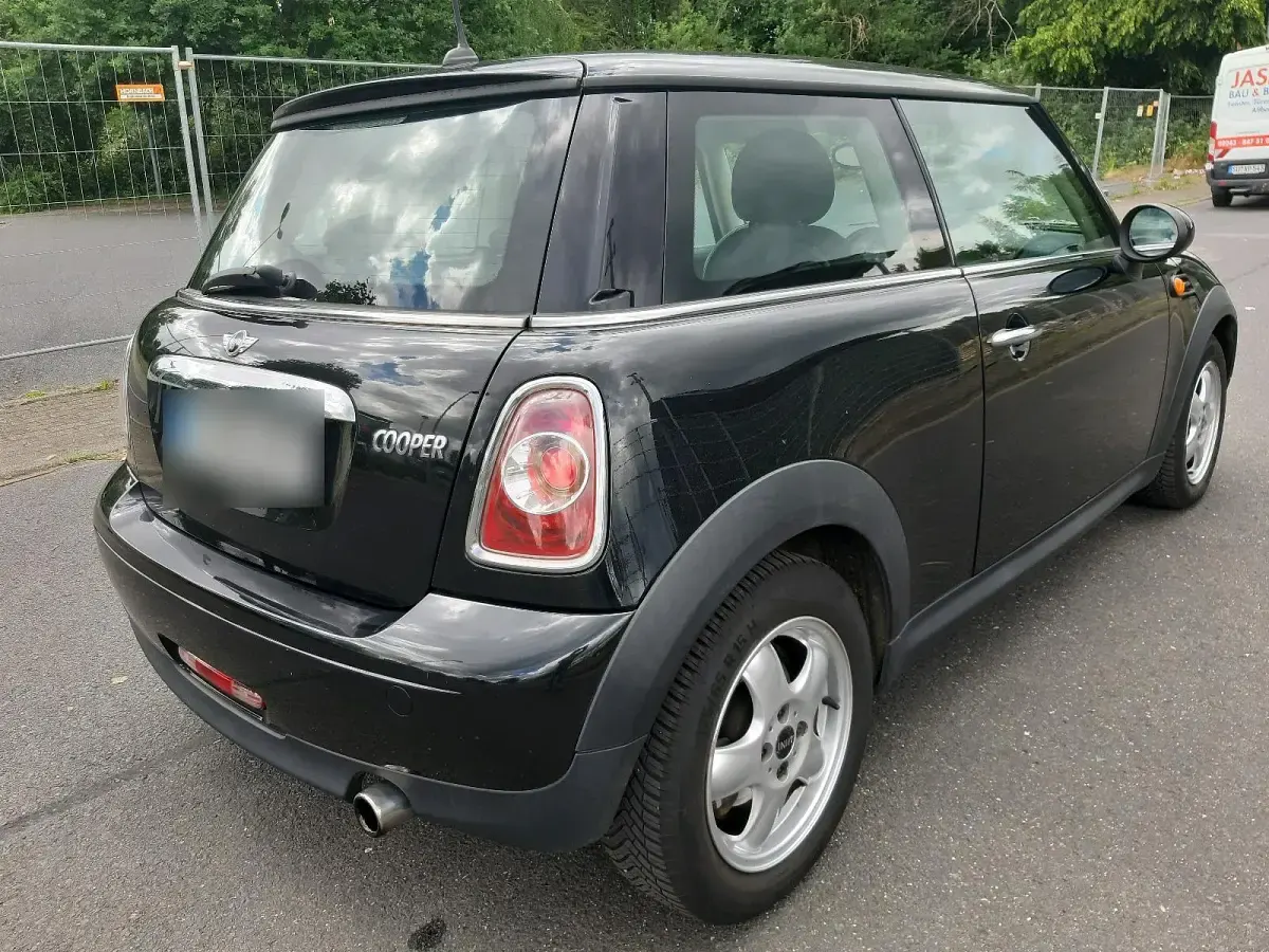 Gebraucht Mini Cooper 122 PS (89 kW) 2010 Schwarz Kleinwagen