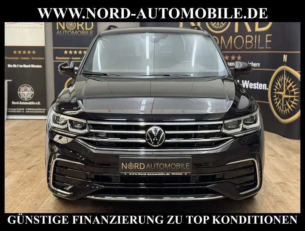 Gebraucht VW Tiguan R-line 190 PS (139 kW) 2022 Deep black perleffek (metallic) SUV