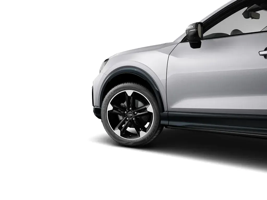 Używany Audi Q2 Advanced Plus 116 KM (85 kW) 2025 Srebrny SUV