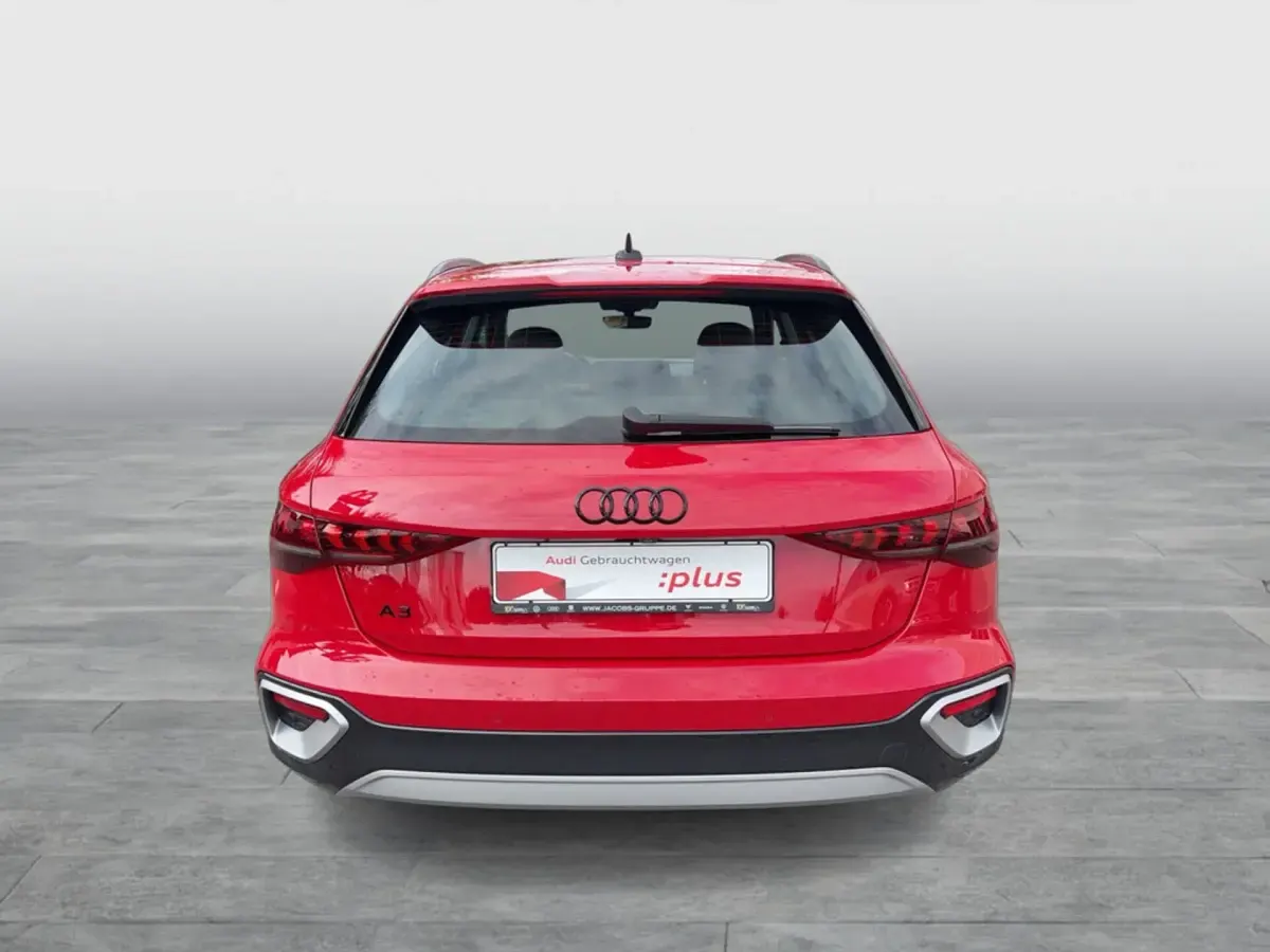 Gebraucht Audi A3 e-tron Ambiente 204 PS (150 kW) 2026 Progressivrot metallic Kleinwagen