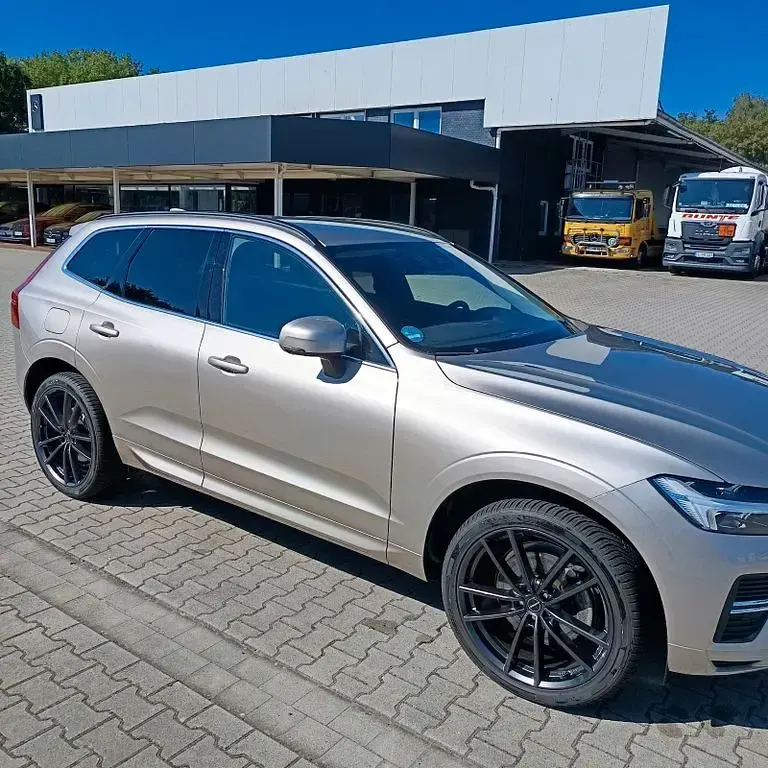 Gebraucht Volvo XC60 197 PS (144 kW) 2023 Grau SUV
