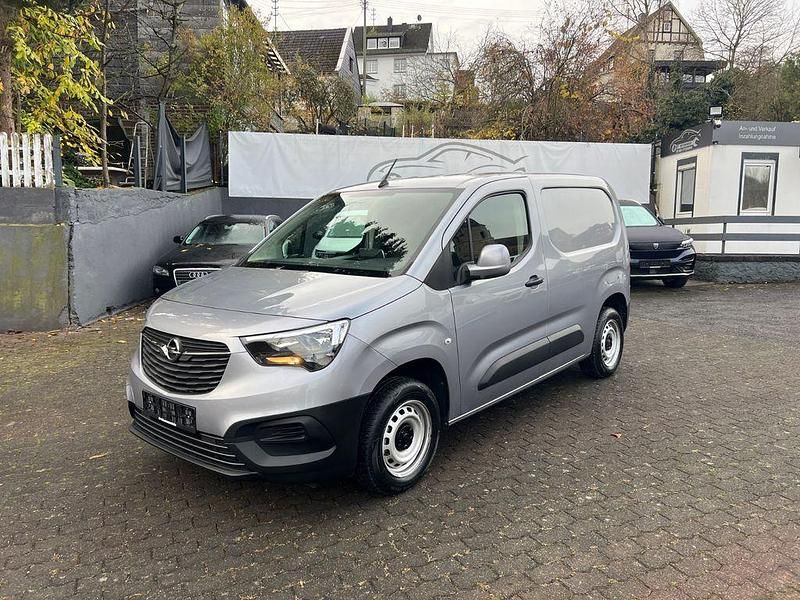 Grau Gebraucht 2021 Opel Combo Edition Van / Kleinbus | 12.000 € (Superpreis) - Bild 1/4
