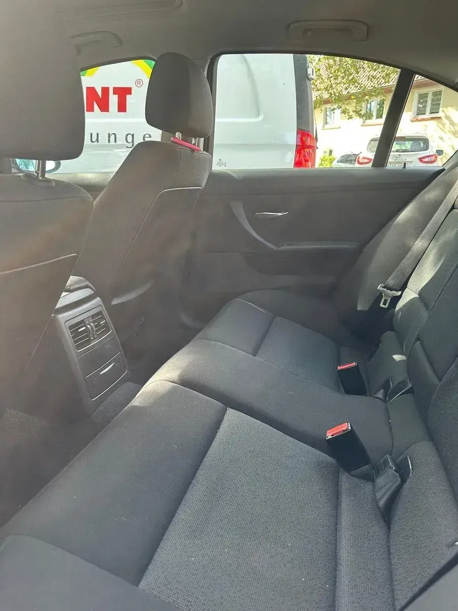 Gebraucht BMW 320 170 PS (125 kW) 2008 Schwarz Limousine