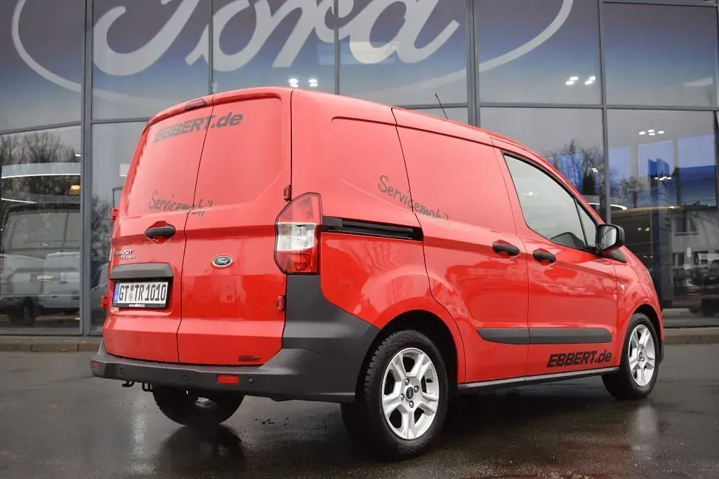 Gebraucht Ford Transit Trend 101 PS (74 kW) 2022 Rot Van / Kleinbus