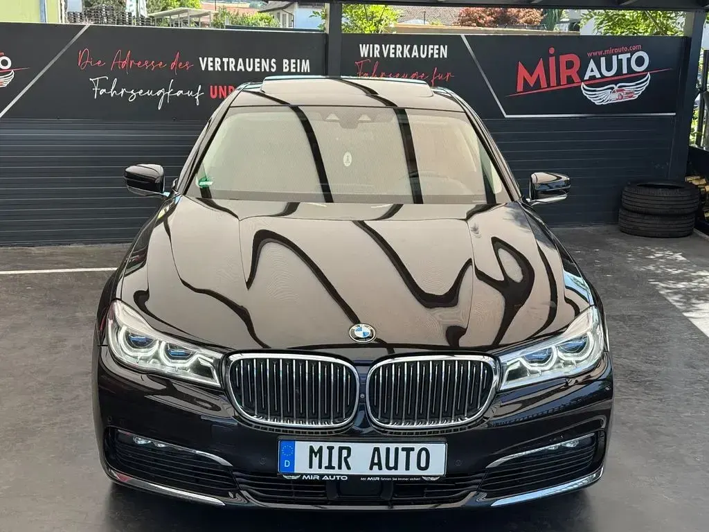 Gebraucht BMW 740 Performance 320 PS (235 kW) 2018 Schwarz Limousine