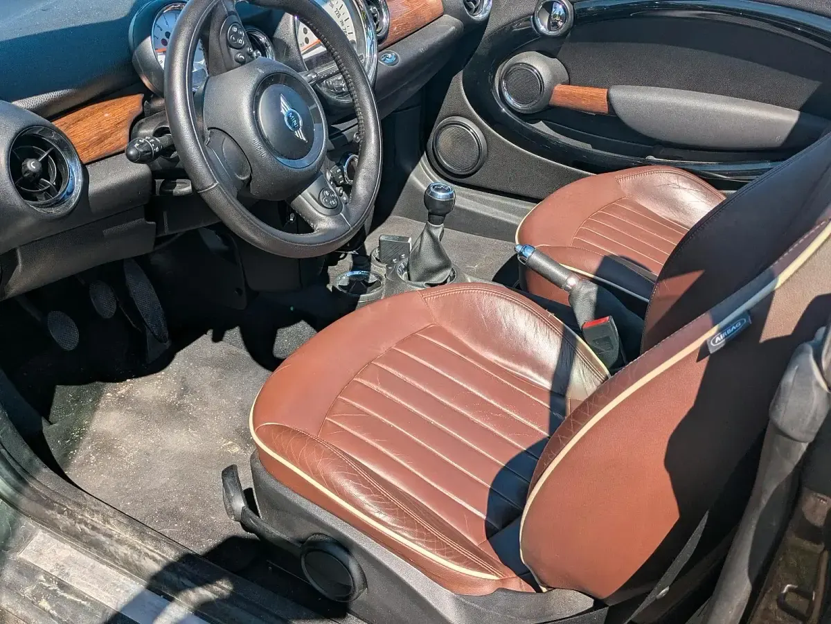 Gebraucht Mini Cooper Cabriolet 122 PS (89 kW) 2012 Braun Cabrio