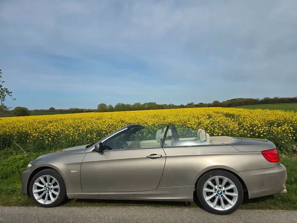 Gebraucht BMW 325 Cabriolet Sport Line 218 PS (160 kW) 2011 Beige Cabrio