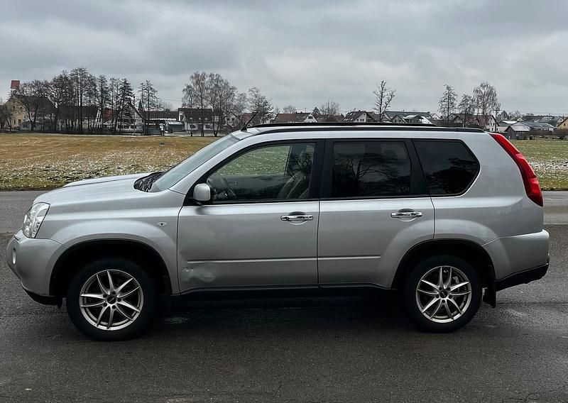 Gebraucht Nissan X-Trail Platinum 173 PS (127 kW) 2009 Grau SUV