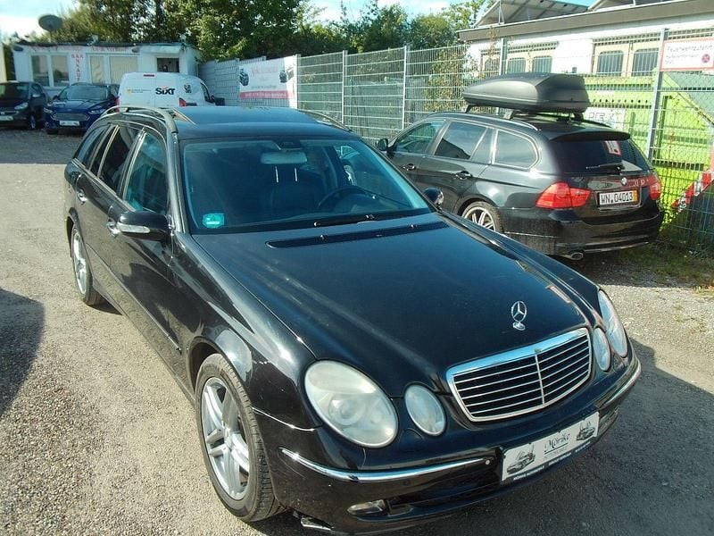 Gebraucht Mercedes E320 Avantgarde 224 PS (164 kW) 2004 Schwarz Kombi
