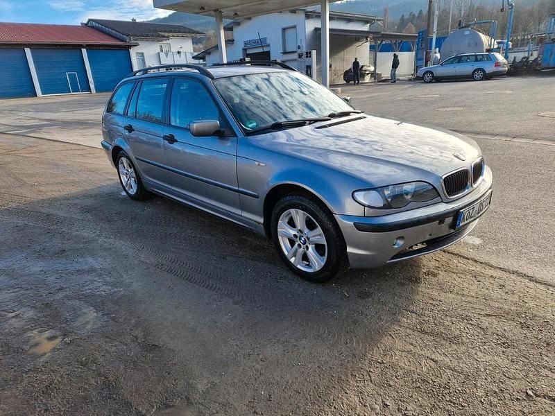 Gebraucht BMW 320 150 PS (110 kW) 2004 Grau Kombi
