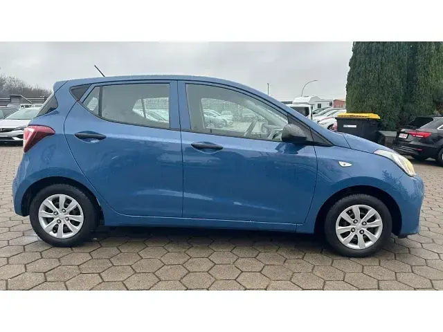 Gebraucht Hyundai i10 Classic 67 PS (49 kW) 2017 Blau Kleinwagen