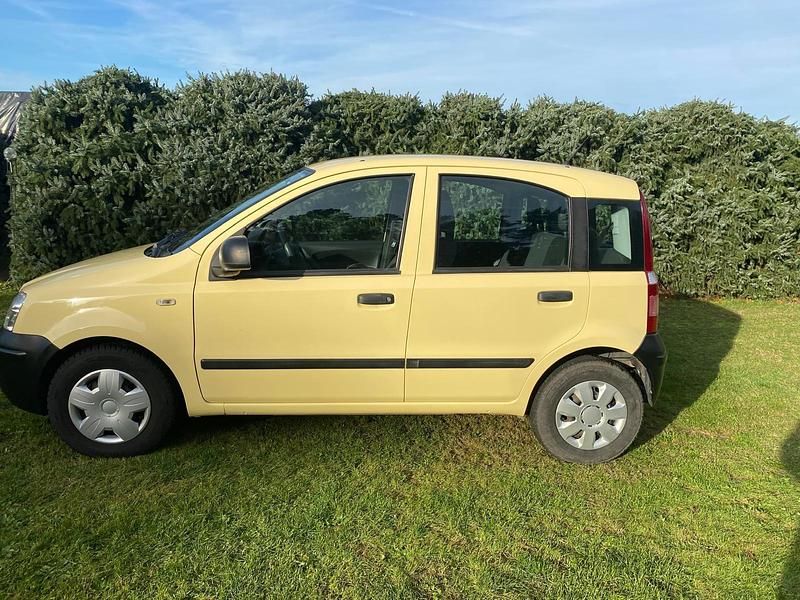 Gelb Gebraucht 2010 Fiat Panda Kleinwagen | 1.650 € (Guter Preis) - Bild 1/4