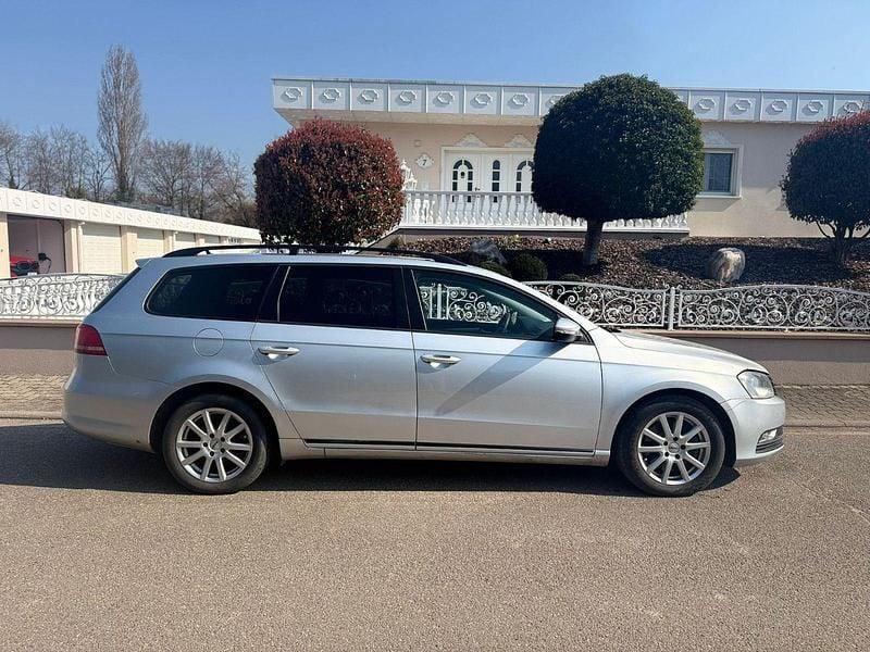 Gebraucht VW Passat Trendline 140 PS (102 kW) 2012 Silber Kombi