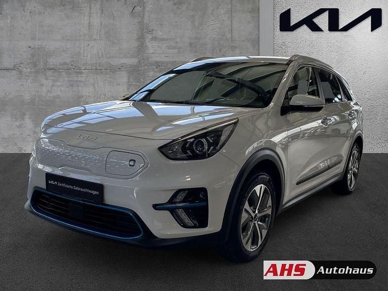 Weiß Gebraucht 2022 Kia e-Niro Vision SUV | 19.890 € (Superpreis) - Bild 1/4