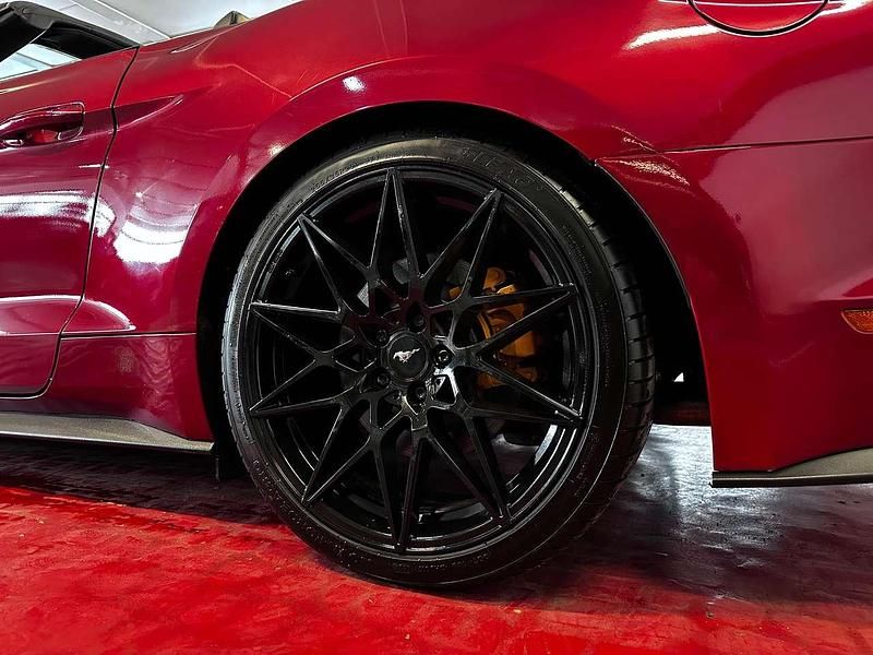 Gebraucht Ford Mustang GT Convertible 421 PS (309 kW) 2017 Rubyrot (metallic) Cabrio