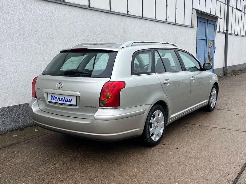 Gebraucht Toyota Avensis 129 PS (94 kW) 2004 Silber Kombi