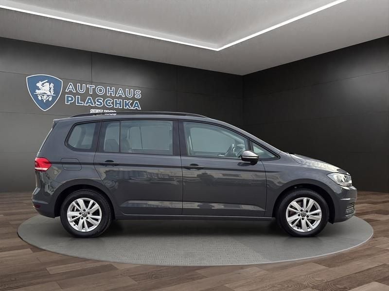 Gebraucht VW Touran Comfortline 122 PS (89 kW) 2022 Delfingrau Van / Kleinbus