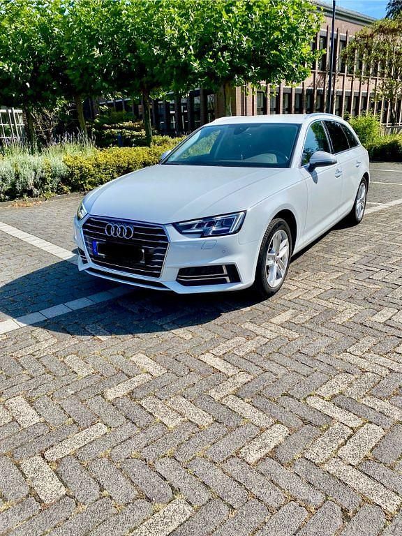 Weiß Gebraucht 2019 Audi A4 Ambiente Kombi | 22.500 € (Superpreis) - Bild 1/4