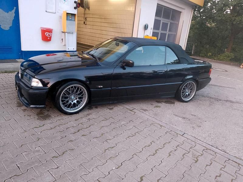 Schwarz Gebraucht 1995 BMW 318 Cabriolet Cabrio | 4.999 € - Bild 1/4