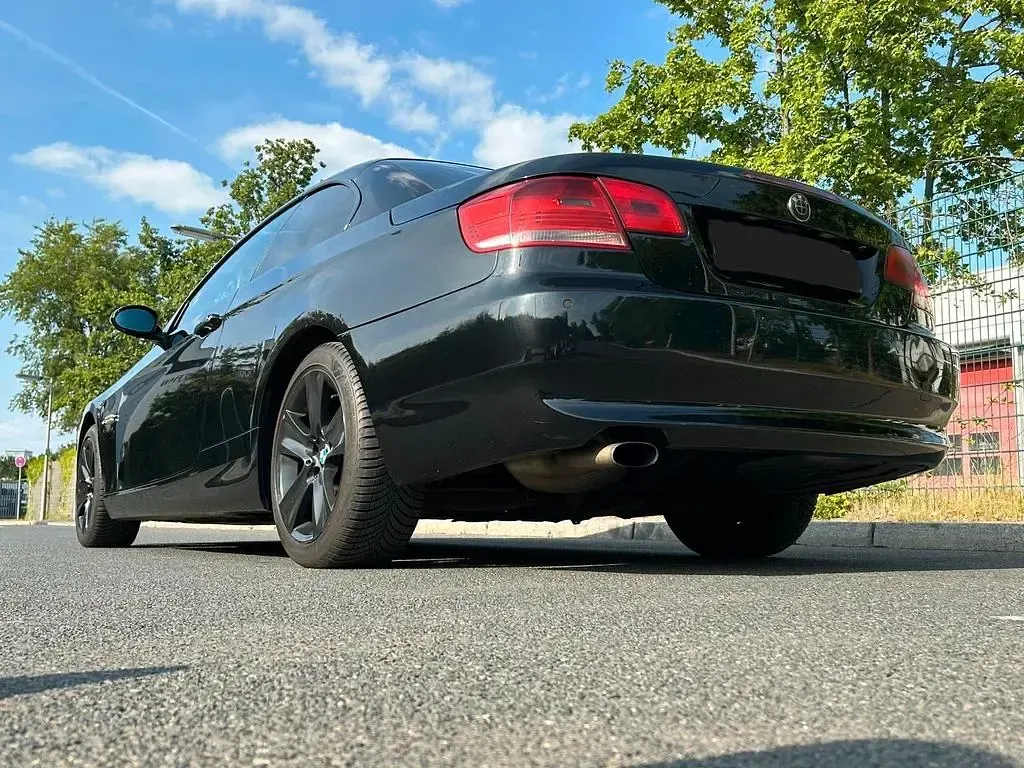 Gebraucht BMW 320 Cabriolet 177 PS (130 kW) 2008 Schwarz Cabrio