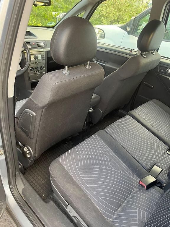 Grau Gebraucht 2006 Opel Meriva Van / Kleinbus | 500 € (Superpreis) - Bild 1/3