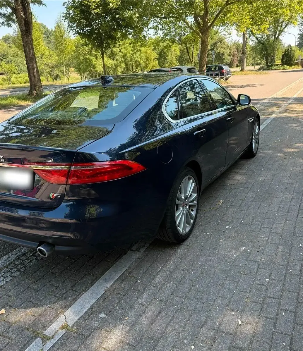 Gebraucht Jaguar XF 300 PS (220 kW) 2016 Blau Limousine